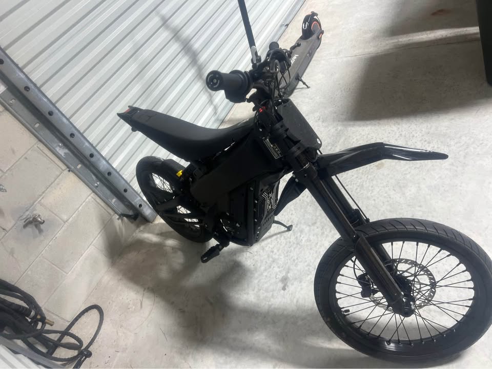 Black Talaria x3 Electric Bike - Image 3