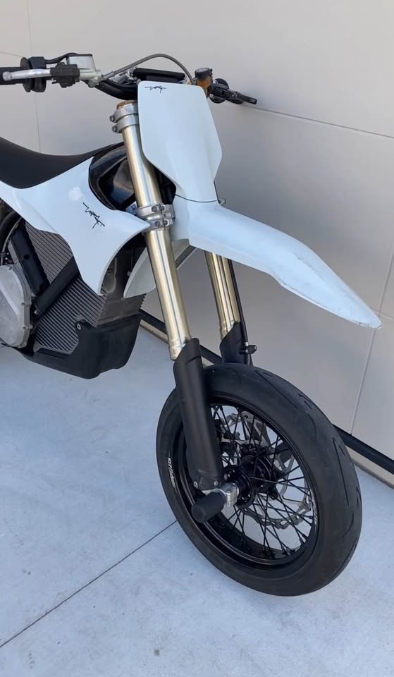 2024 Stark varg alpha - Image 2